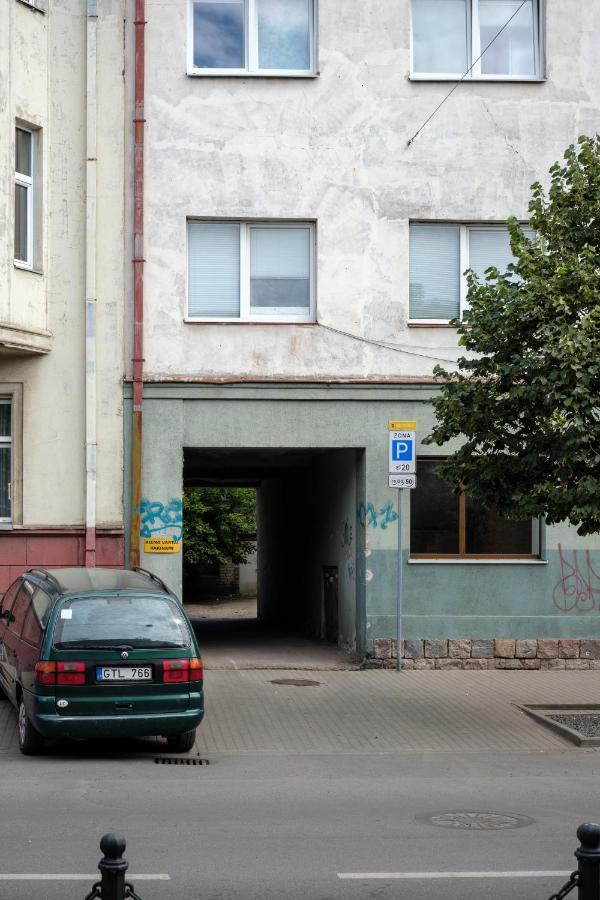 Old-New Apartment In Central คอนัส ภายนอก รูปภาพ